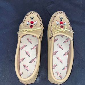 Flat loafer tan shoes